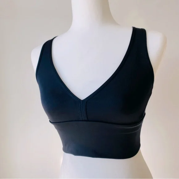 Structured Sports Bra - Picture 7 of 9